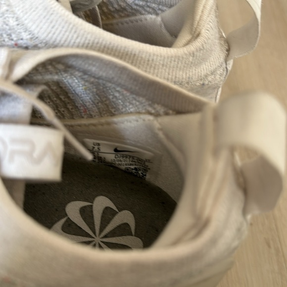 Nike Women's Air VaporMax FK Next Nature Shoes - Picture 5 of 5